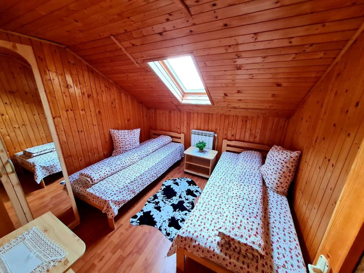 Pensiunea Sanziana Hotel Орадеа Екстериор снимка