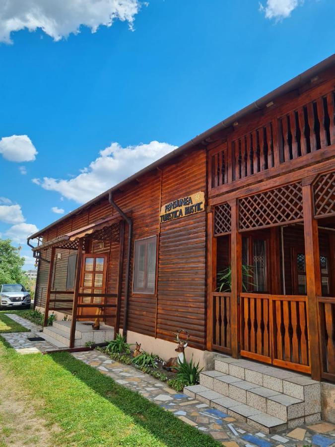 Pensiunea Sanziana Hotel Орадеа Екстериор снимка