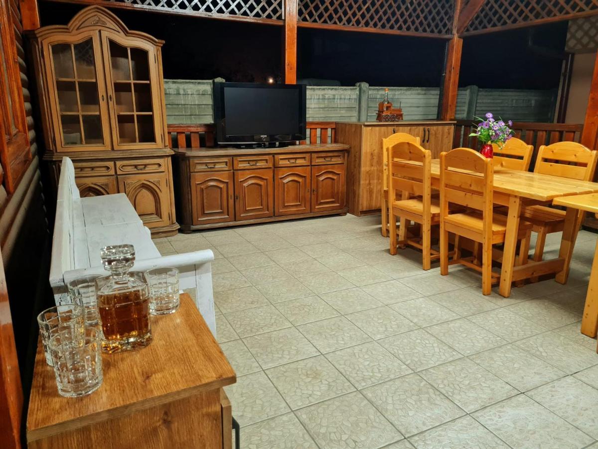 Pensiunea Sanziana Hotel Орадеа Екстериор снимка