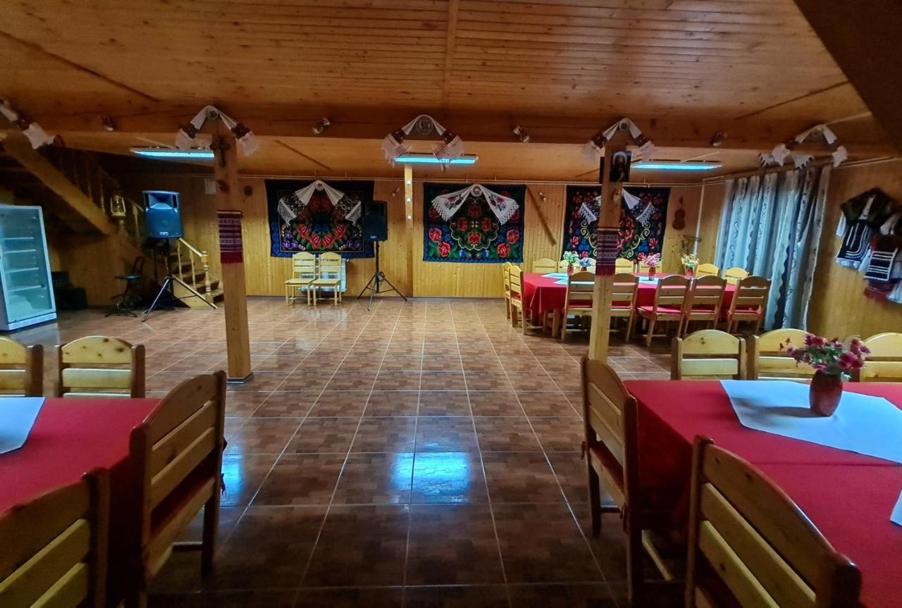 Pensiunea Sanziana Hotel Орадеа Екстериор снимка